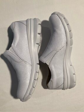 Nurse Mates White Slip-On Shoes Size 8W